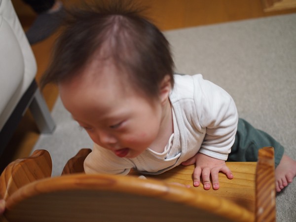 つかまり立ち,進撃の巨人,ダウン症,1歳7か月